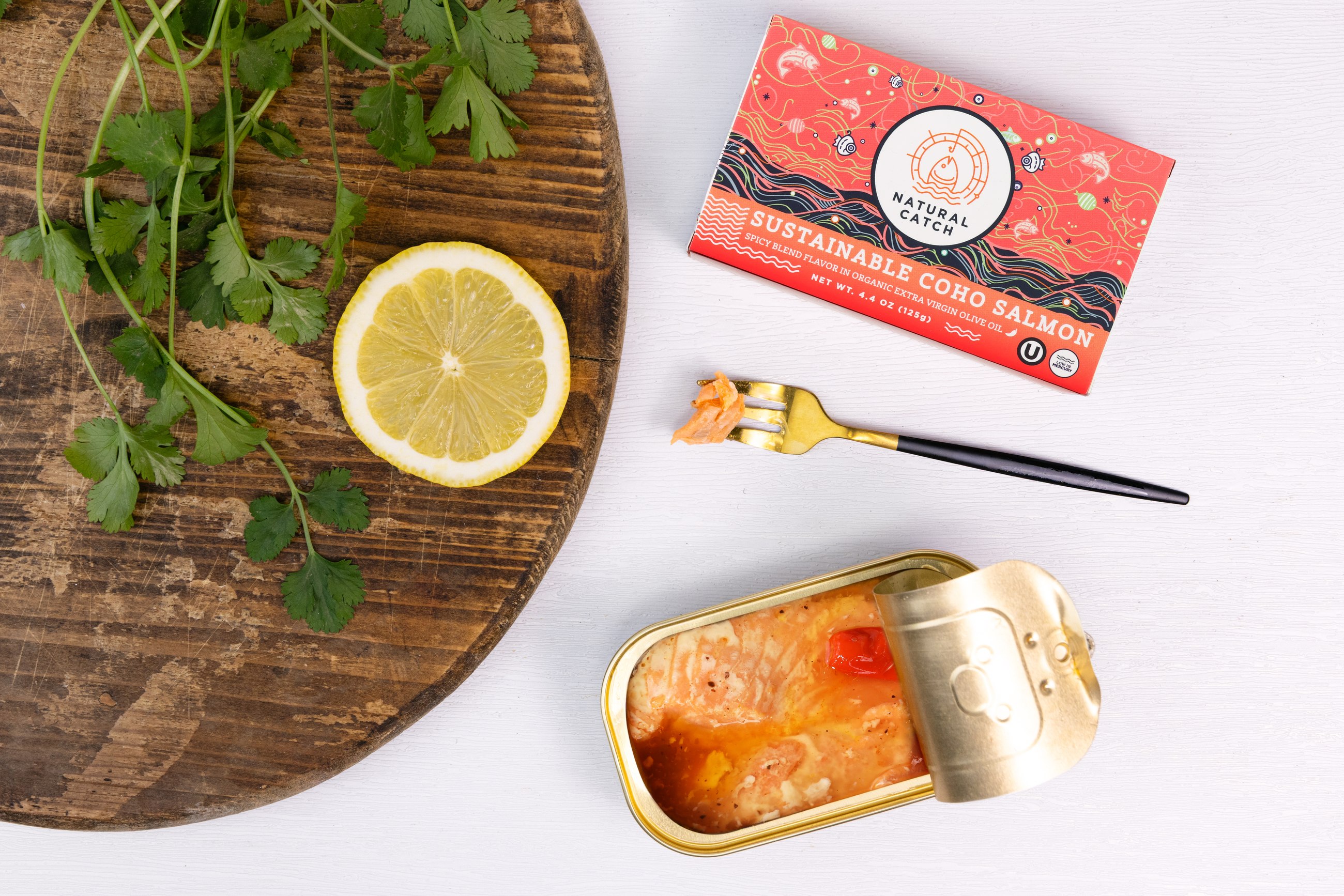 natural-catch-coho-salmon-spicy-blend-lifestyle-1.jpg preview