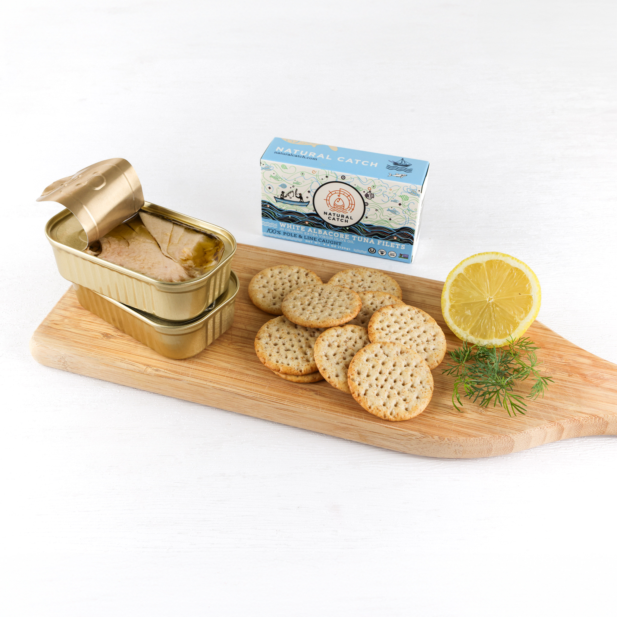 natural-catch-white-albacore-tuna-olive-oil-lifestyle-2.jpg preview