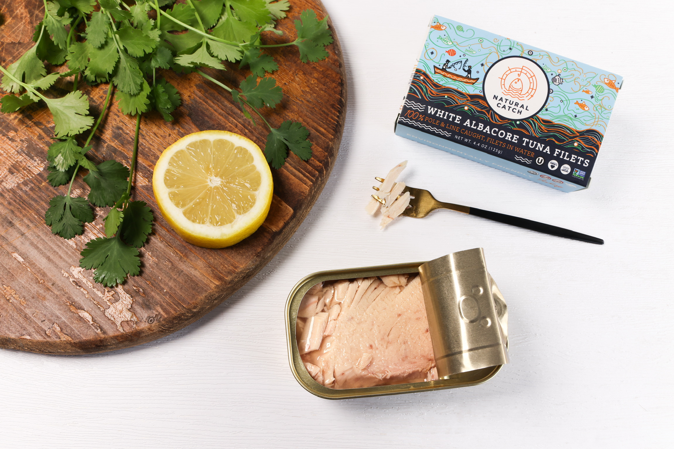 natural-catch-white-albacore-tuna-olive-oil-lifestyle-3.jpg preview