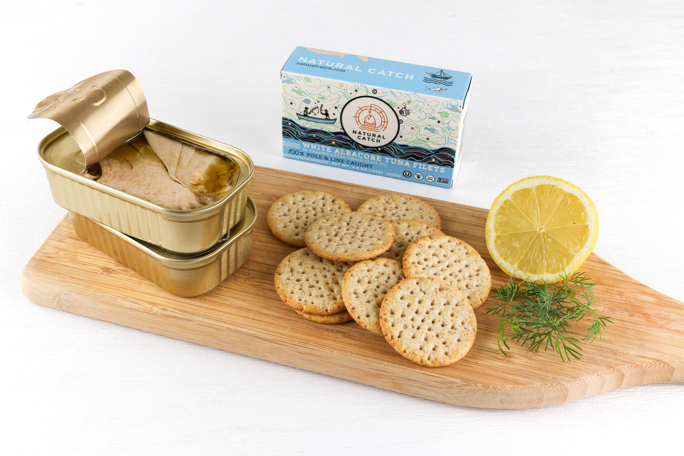 natural-catch-white-albacore-tuna-olive-oil-lifestyle-4.jpg preview